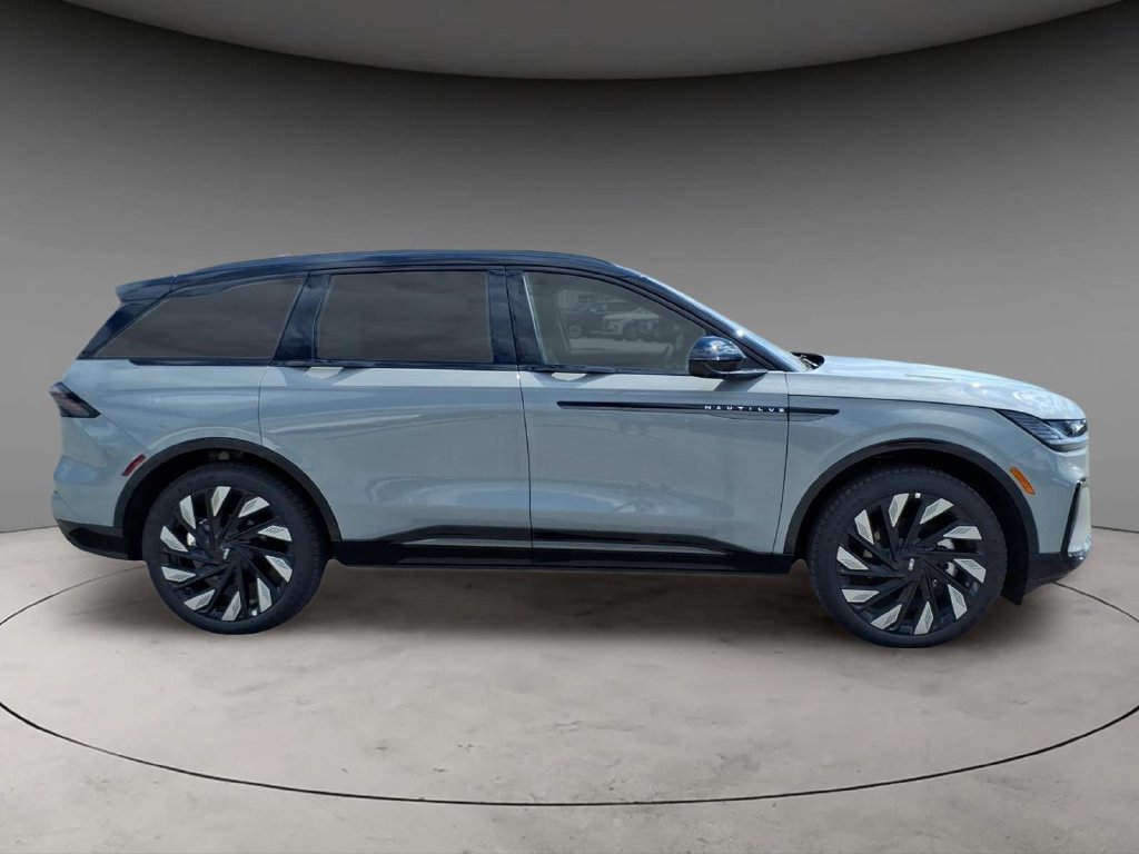New 2026 Lincoln Nautilus Reserve w/ Jet Appearance Package AWD/4WD image 10