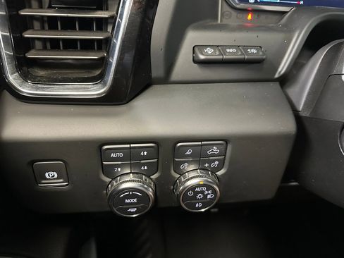Used 2024 GMC Sierra 1500 Denali w/ Denali Reserve Package image 12