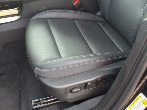 Used 2024 Buick Envision Preferred AWD/4WD image 12