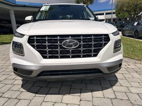 Used 2025 Hyundai Venue SEL FWD image 20