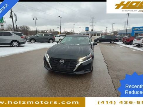 Used 2023 Nissan Altima 2.5 SV image 3