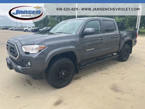 Used 2022 Toyota Tacoma SR5 AWD/4WD image 3