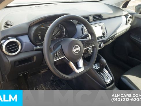 Used 2024 Nissan Versa SV image 5
