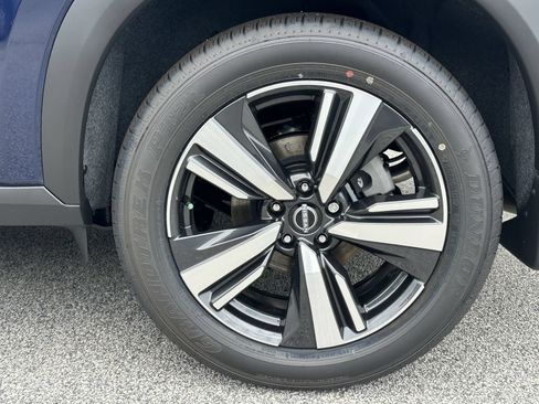New 2025 Nissan Rogue SL w/ SL Premium Package FWD image 28