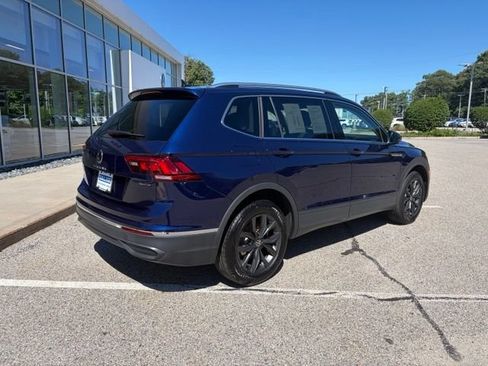 Used 2024 Volkswagen Tiguan SE AWD/4WD image 3