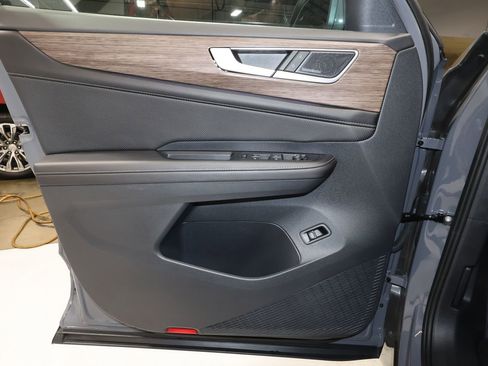 Used 2025 Volkswagen Atlas SEL Premium R-Line image 21