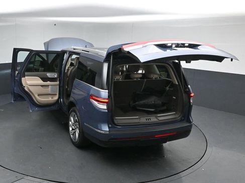 Certified 2023 Lincoln Navigator Reserve AWD/4WD image 59