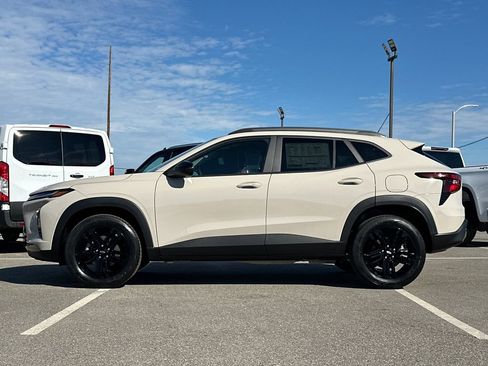 New 2026 Chevrolet Trax ACTIV image 2