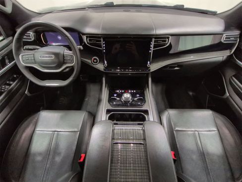 Used 2022 Jeep Wagoneer Series III w/ Premium Group I image 16