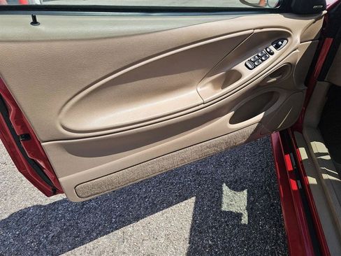 Used 2000 Ford Mustang Convertible RWD image 15