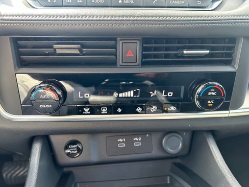 Certified 2025 Nissan Rogue SV AWD/4WD image 13