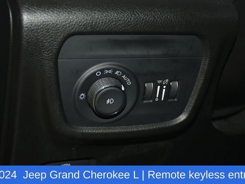 Used 2024 Jeep Grand Cherokee L Limited w/ Luxury Tech Group II AWD/4WD image 9