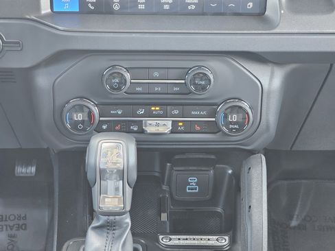 New 2025 Ford Bronco Badlands image 28