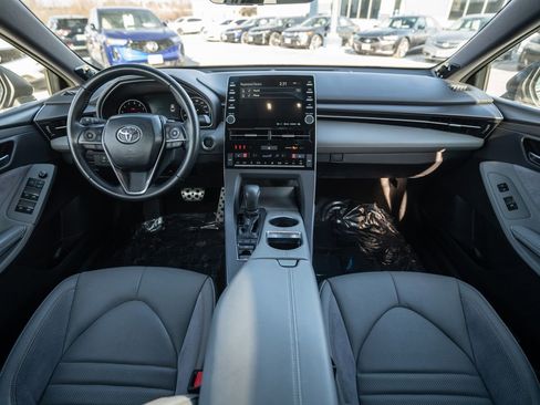 Used 2019 Toyota Avalon XSE image 15