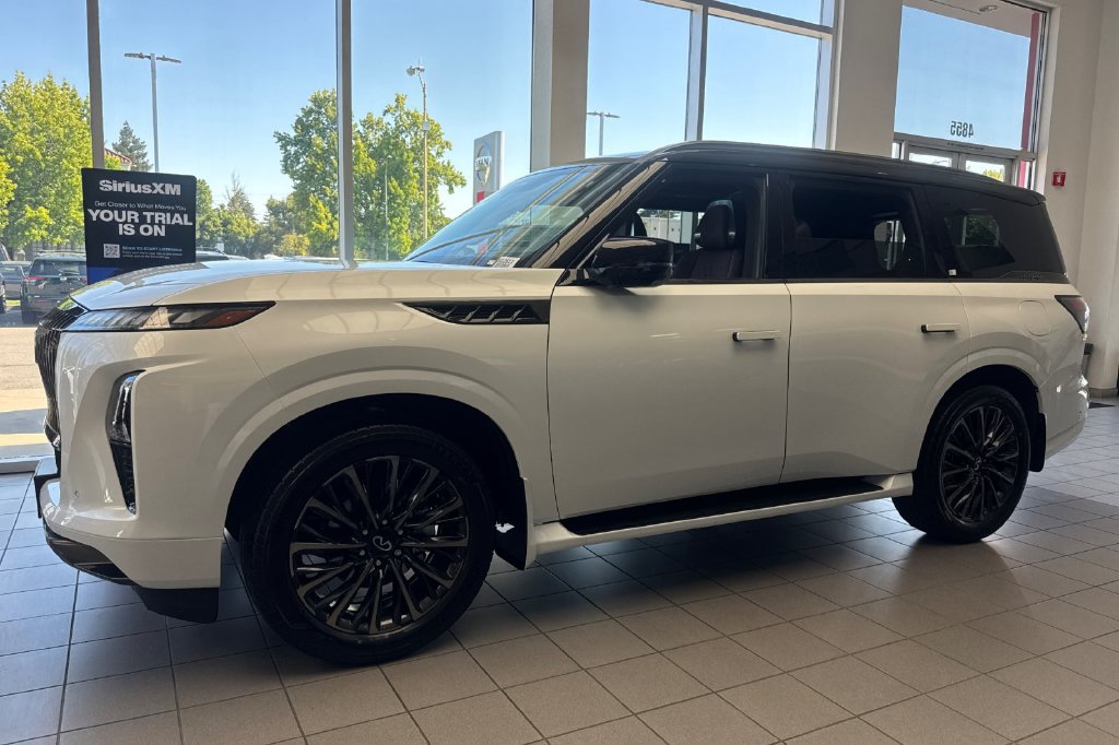 New 2026 INFINITI QX80 Autograph w/ Premium Cargo Package AWD/4WD image 3