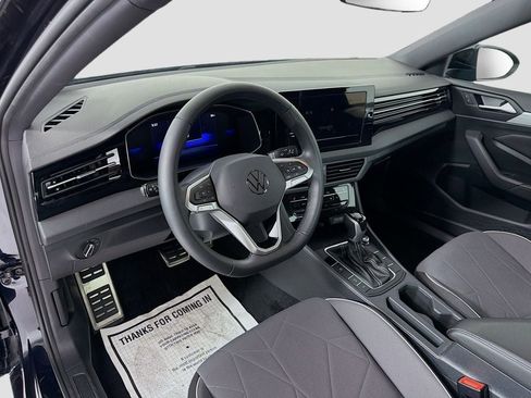 Used 2025 Volkswagen Jetta Sport FWD image 9