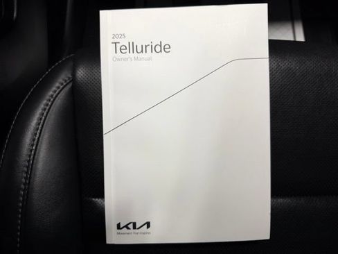 Used 2025 Kia Telluride S FWD image 53