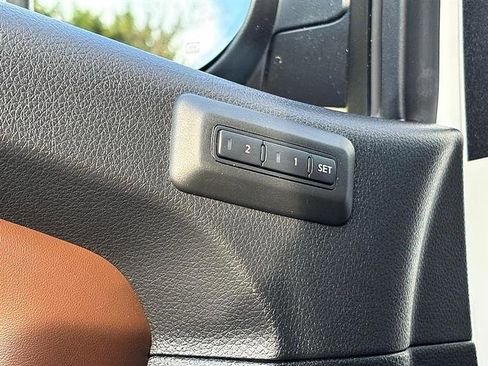 Used 2024 Nissan Titan Platinum Reserve w/ Moonroof Package image 14