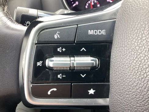 Used 2023 Kia Carnival LX image 23