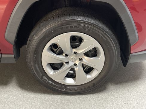 Used 2022 Toyota RAV4 LE image 13