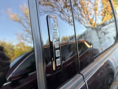 Used 2015 Ford F150 XLT image 11