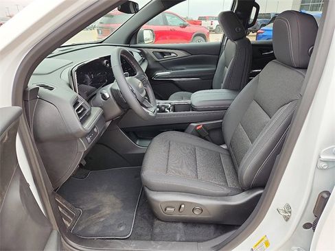 New 2026 Chevrolet Traverse LT image 11