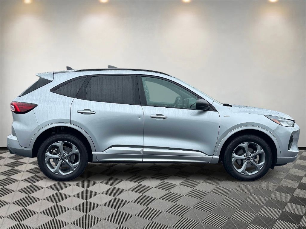 Certified 2023 Ford Escape ST-Line w/ Tech Pack #1 AWD/4WD image 2