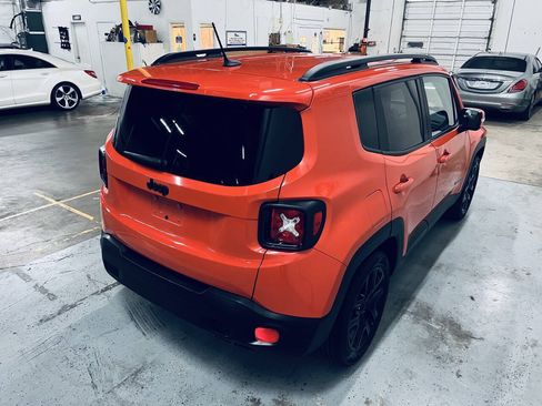 Used 2017 Jeep Renegade Altitude w/ Safety & Security Group FWD image 10