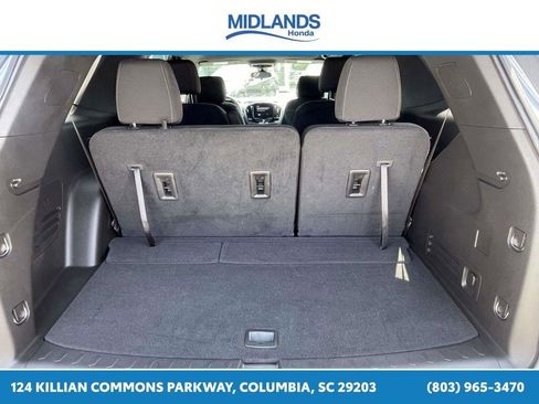 Used 2023 Chevrolet Traverse LT FWD image 9