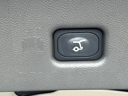 Certified 2023 Lincoln Nautilus AWD w/ Premium Package image 15