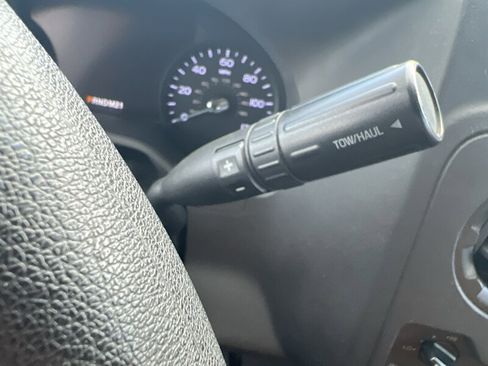 Used 2022 Ford E-350 and Econoline 350 Super Duty image 26