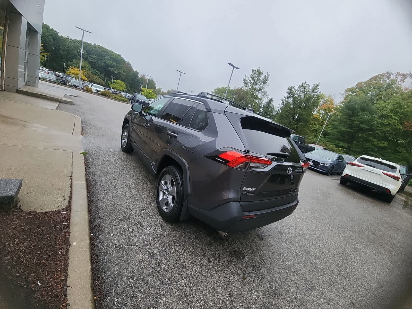 Used 2025 Toyota RAV4 LE AWD/4WD image 3