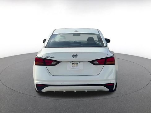 Used 2025 Nissan Altima 2.5 SV image 12