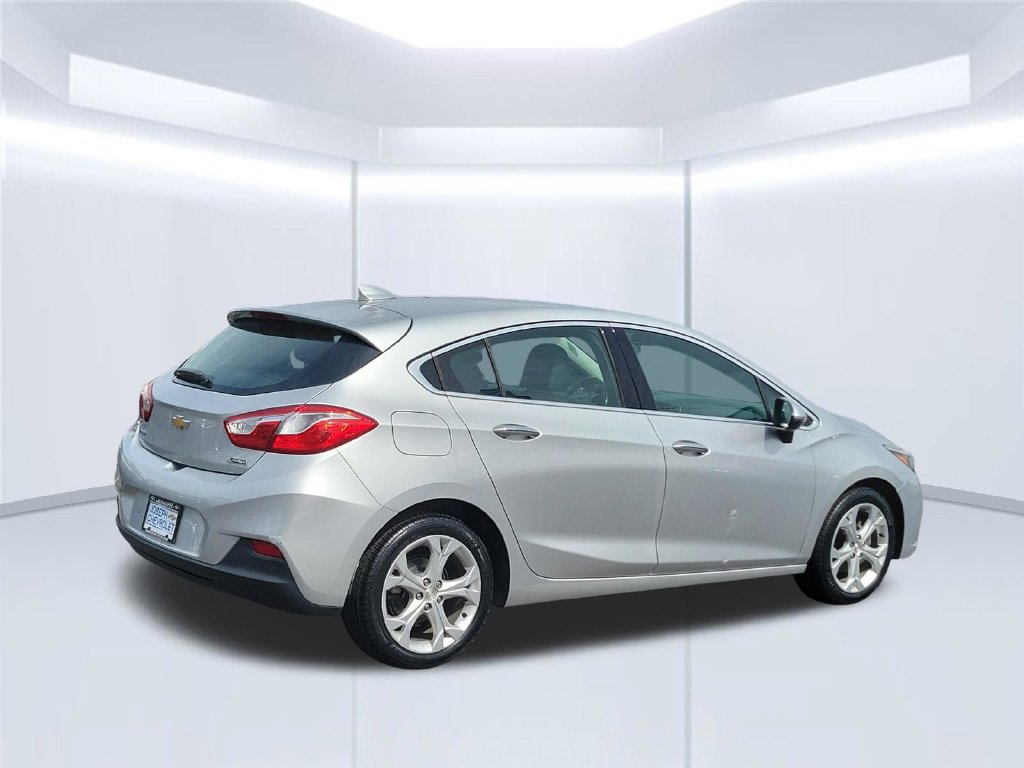 Used 2018 Chevrolet Cruze Premier FWD image 5