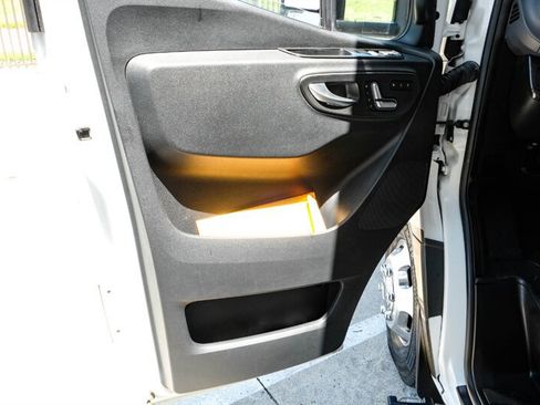 Used 2020 Mercedes-Benz Sprinter 3500 image 42