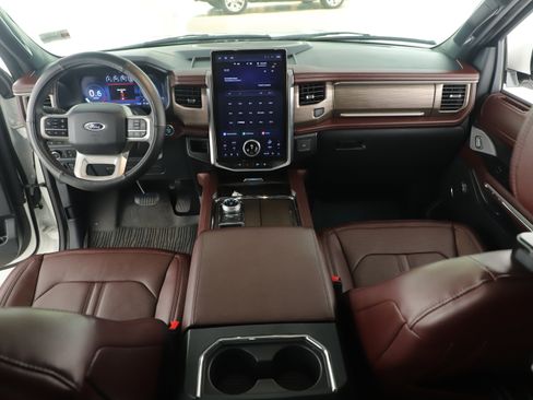 Used 2024 Ford Expedition Limited RWD image 15
