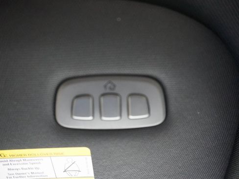 Certified 2025 Ford F150 Lariat w/ Equipment Group 501A Mid image 18