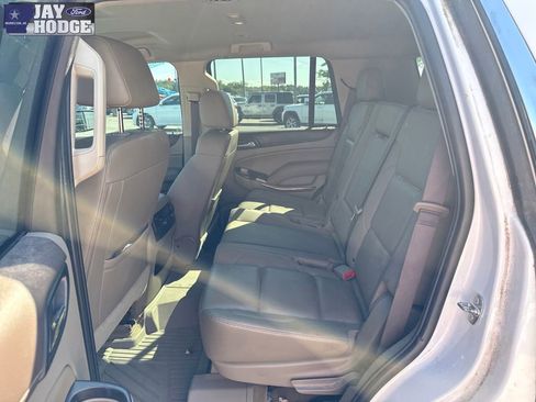 Used 2017 GMC Yukon SLT AWD/4WD image 30