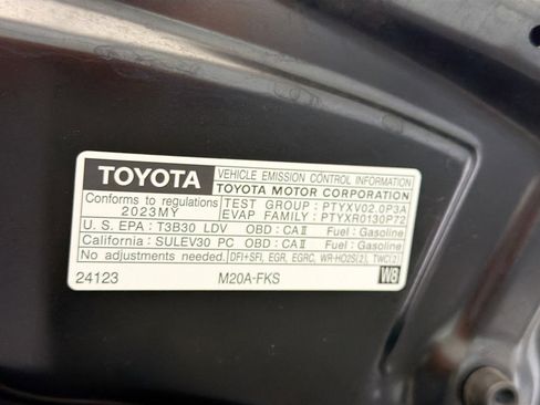 Used 2023 Toyota Corolla SE w/ Carpet Mat Package (TMS) image 17