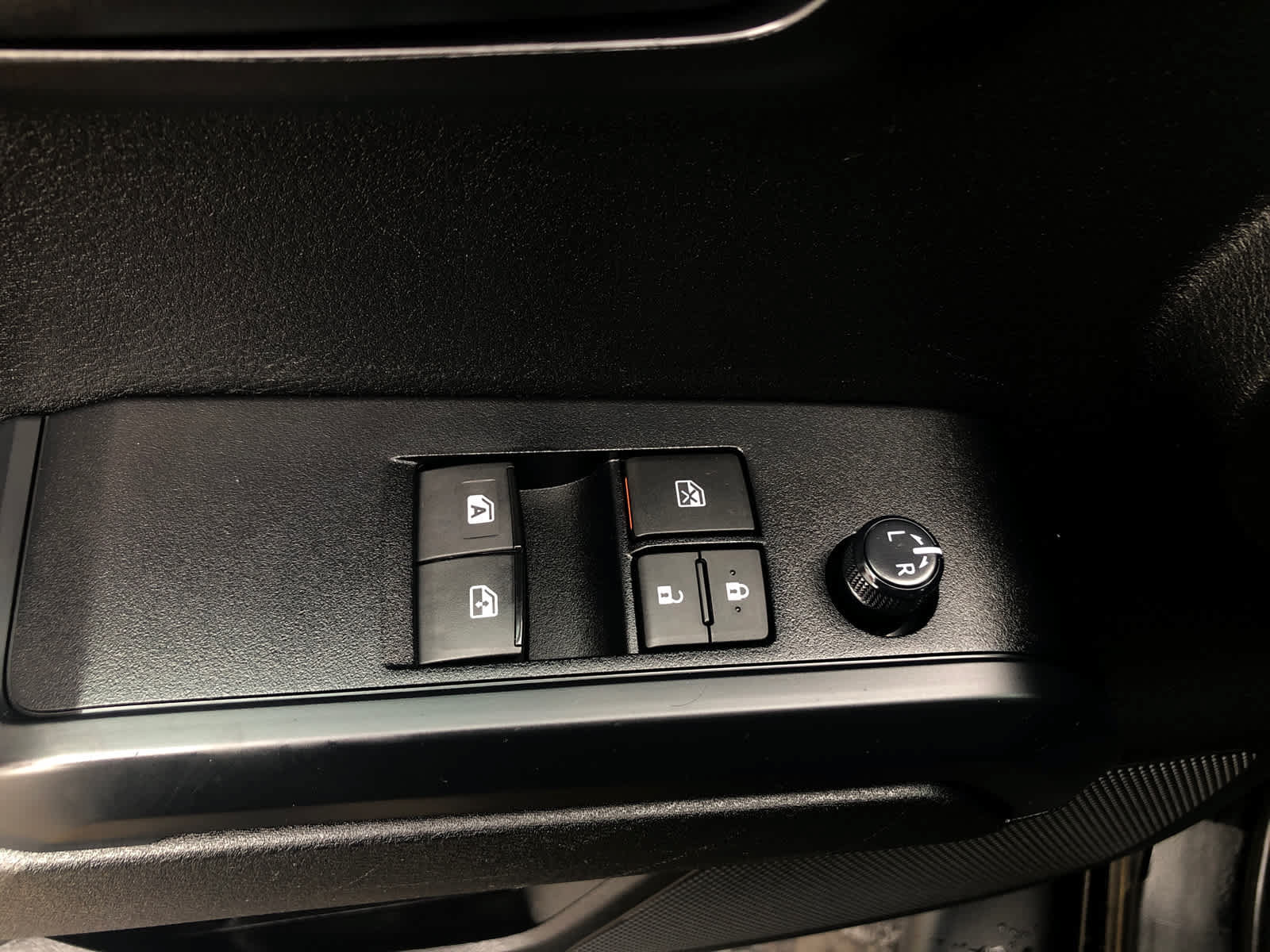 Certified 2022 Toyota Tacoma SR RWD image 8