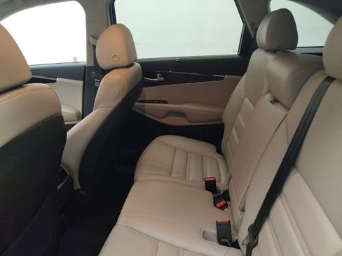 Used 2018 Kia Sorento EX image 18