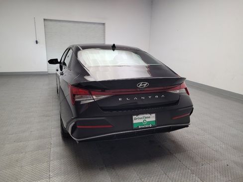 Used 2024 Hyundai Elantra SE FWD image 6