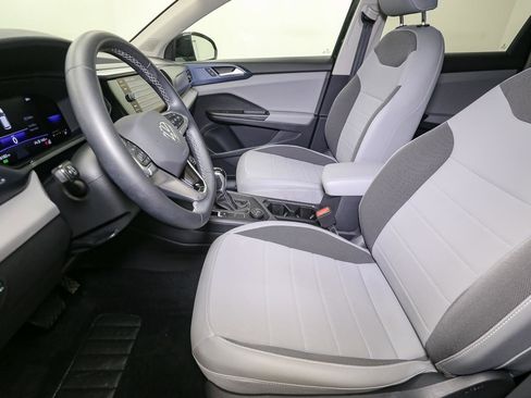 Certified 2022 Volkswagen Taos SE w/ Panoramic Sunroof Package image 48