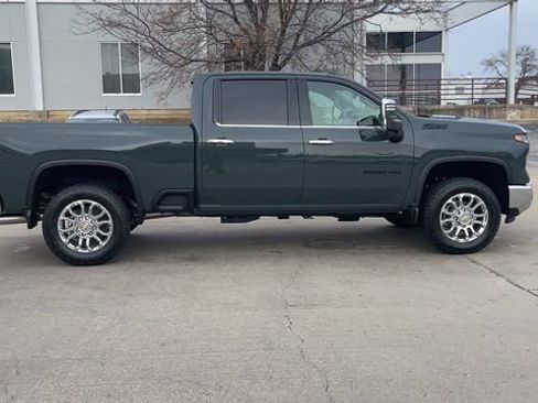 Used 2025 Chevrolet Silverado 2500 LTZ w/ LTZ Convenience Package image 9