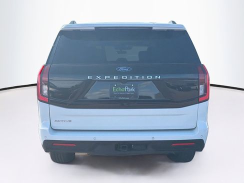 Used 2025 Ford Expedition Active AWD/4WD image 7