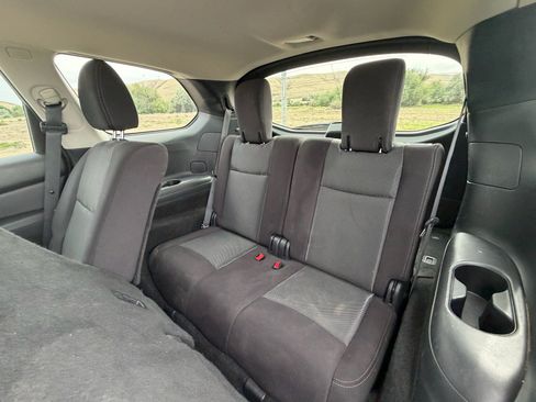 Used 2020 Nissan Pathfinder SV AWD/4WD image 21
