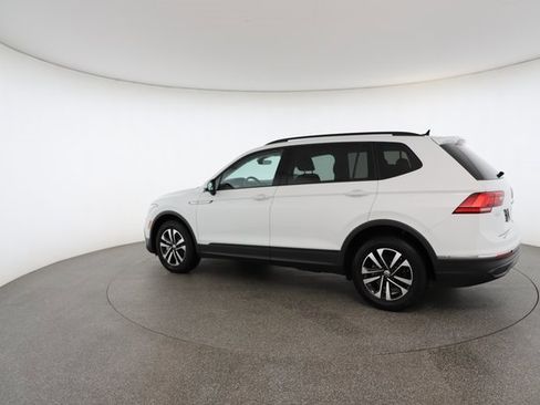 Used 2021 Volkswagen Tiguan SE R-Line image 9
