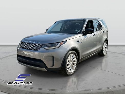 Used 2024 Land Rover Discovery S image 3