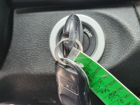 Used 2021 RAM 1500 Classic SLT image 26