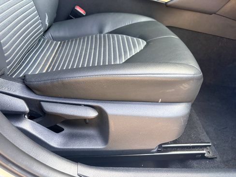 Used 2024 Toyota Camry SE FWD image 31